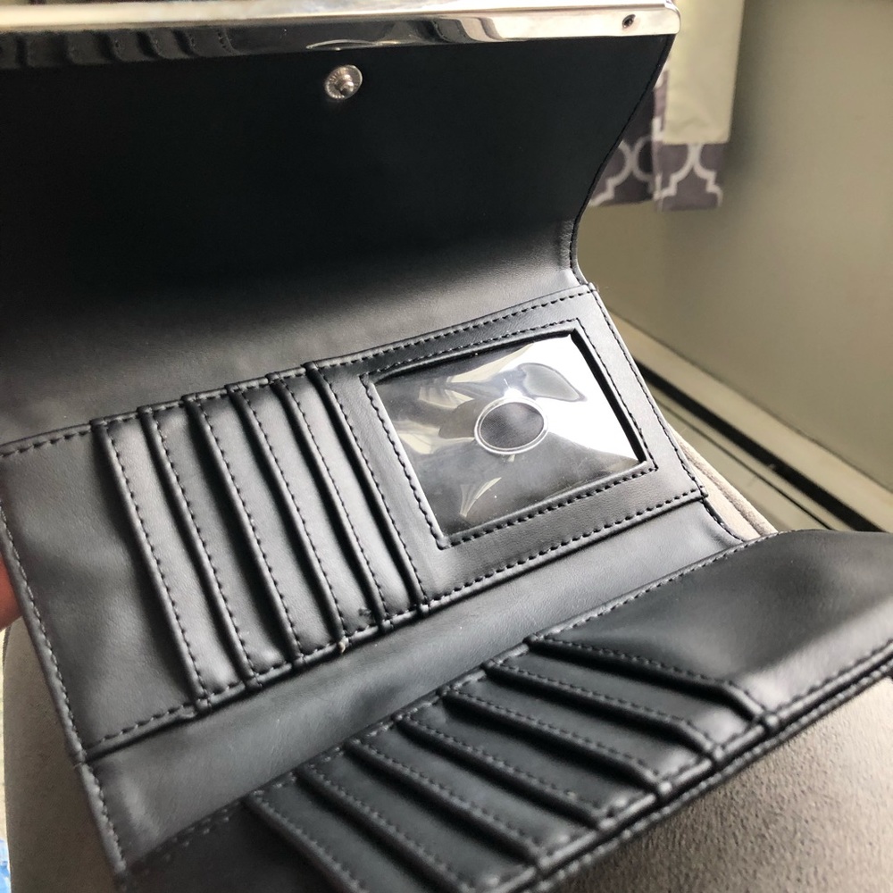 GUESS wallet - Picture 4 of 4